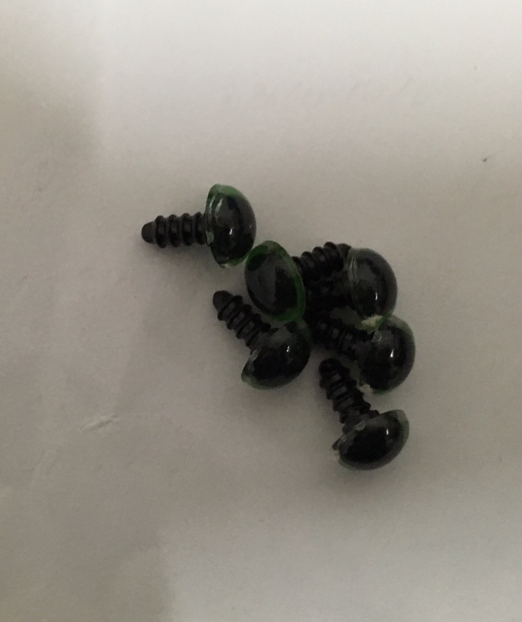 Bezpečnostné oči 12mm čierne,červené,modré,zelené 