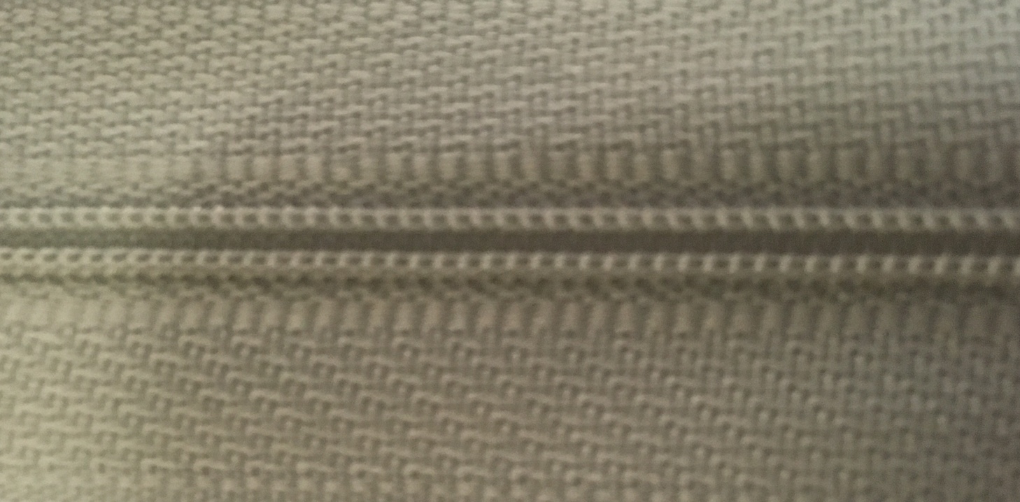 Zips skrytý nedeliteľný. 3mm, 101-biela, 55cm, 0,23€/kus